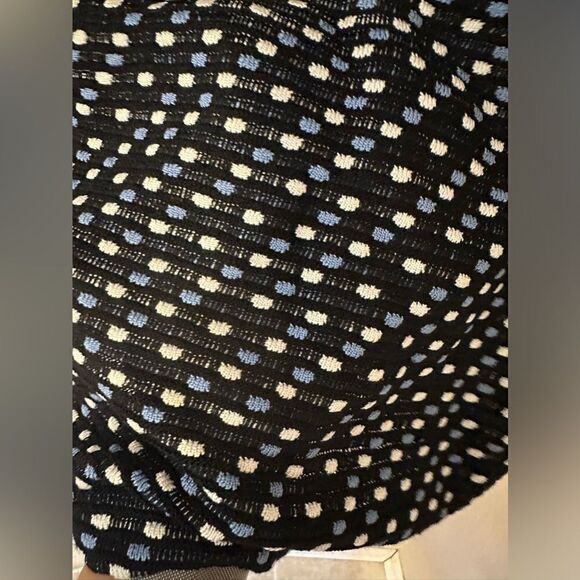 St. John Sleeveless Knit Mock Neck Blouse Sz M - Picture 5 of 6